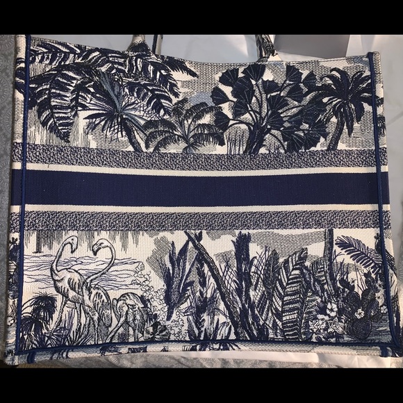 Christian Dior large book tote - Picture 5 of 11